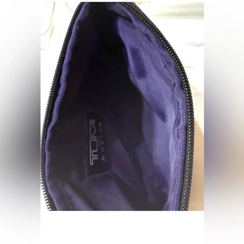 TUMI for Delta Small Gray Zip Pouch Travel Case Toiletry Storage Bag